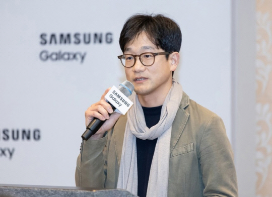 김정현 삼성전자 MX(모바일경험) CX(고객경험)실 부사장이 23일(현지시간) 갤럭시 AI 브리핑에서 발언하고 있다. 삼성전자 제공